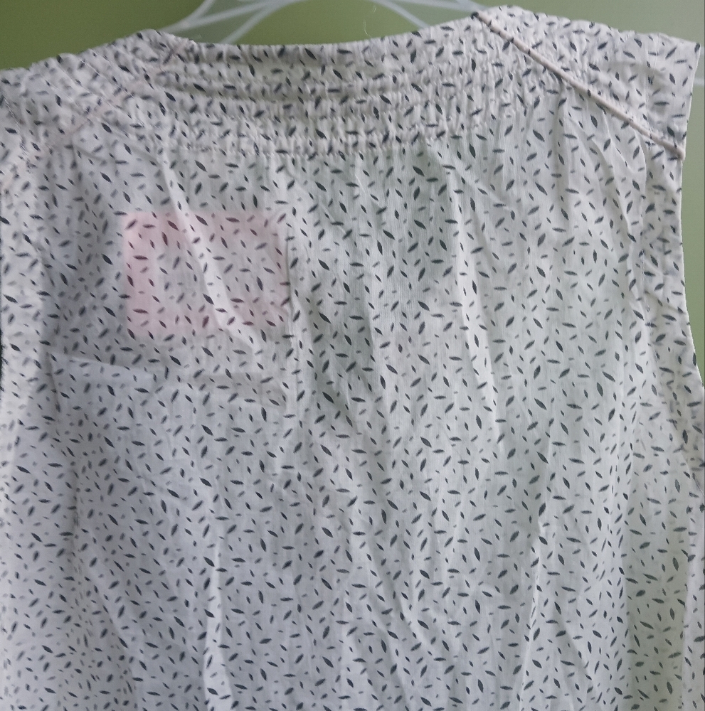 Dylan Sleeveless Tie-Front Printed Top - Picture 11 of 14
